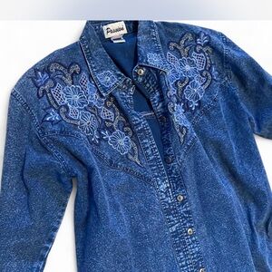 Vintage‎ 90s Passion Blue Embroidered Button Down Shirt